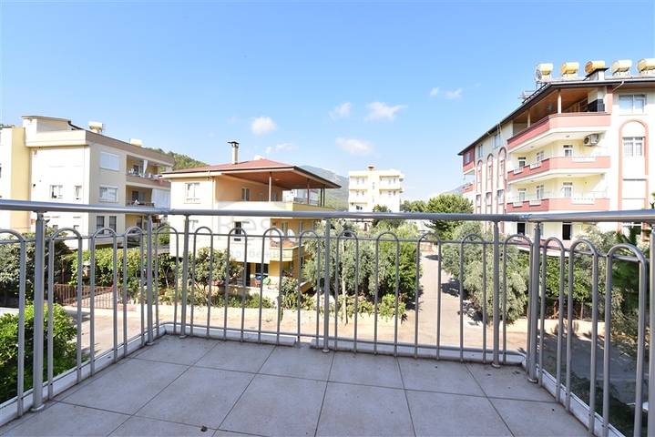 Вилла планировкой 6+1 с отдельной кухней в районе Кестель