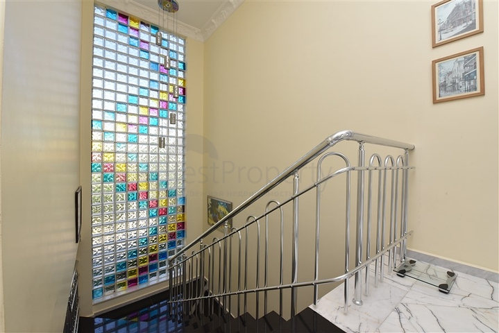 Вилла планировкой 6+1 с отдельной кухней в районе Кестель