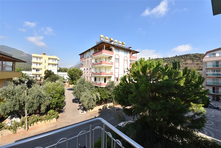 Вилла планировкой 6+1 с отдельной кухней в районе Кестель