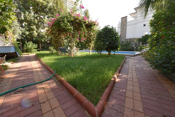 Вилла планировкой 6+1 с отдельной кухней в районе Кестель