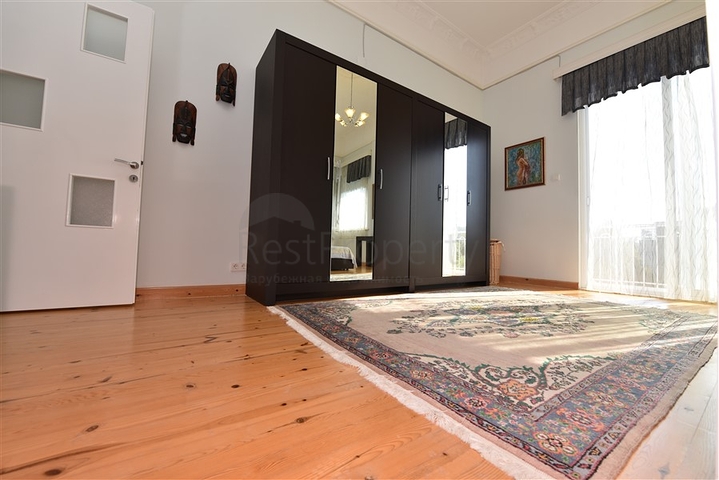 Вилла планировкой 6+1 с отдельной кухней в районе Кестель