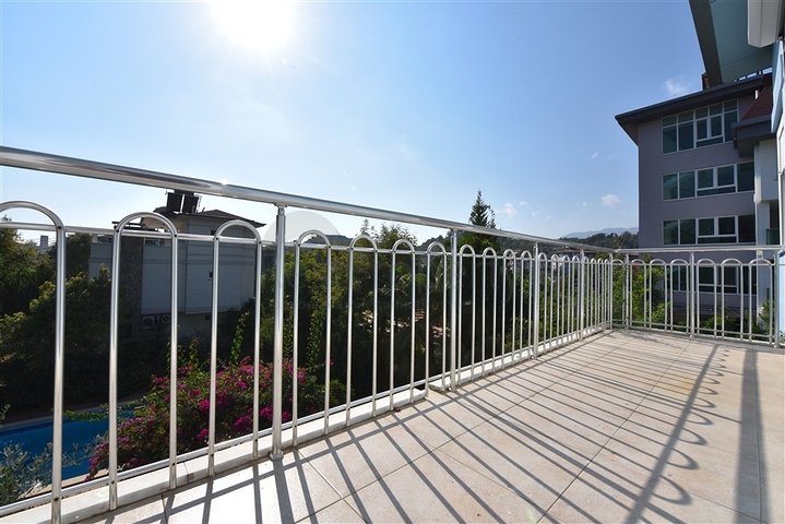 Вилла планировкой 6+1 с отдельной кухней в районе Кестель