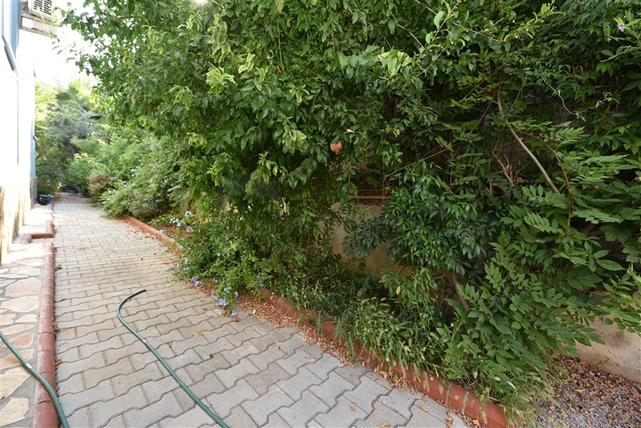 Вилла планировкой 6+1 с отдельной кухней в районе Кестель