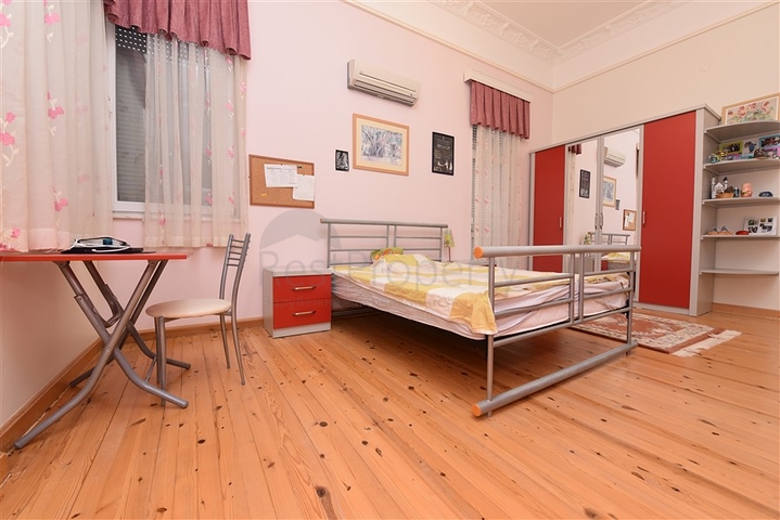 Вилла планировкой 6+1 с отдельной кухней в районе Кестель