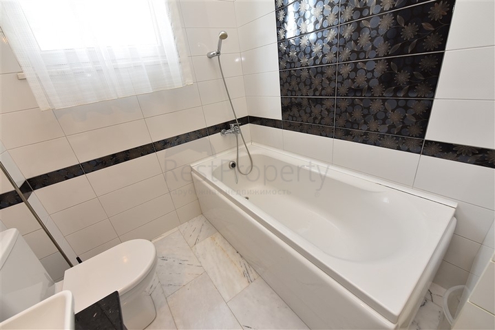 Вилла планировкой 6+1 с отдельной кухней в районе Кестель