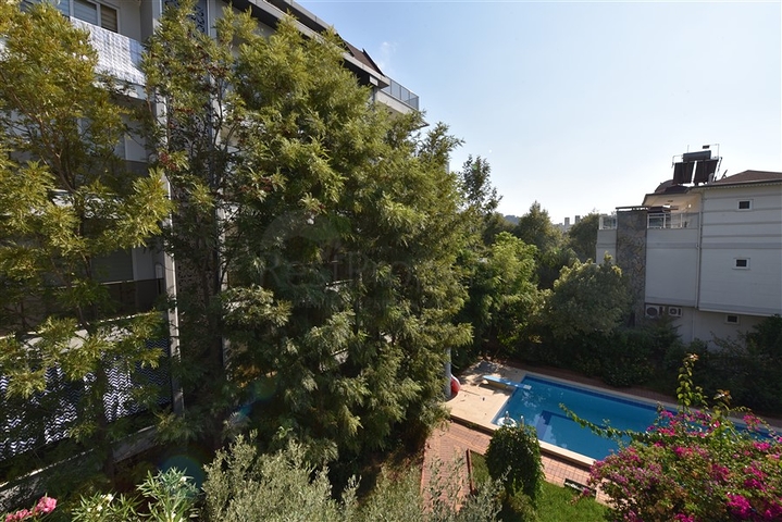 Вилла планировкой 6+1 с отдельной кухней в районе Кестель