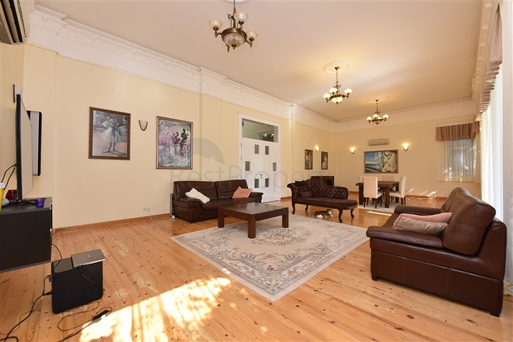 Вилла планировкой 6+1 с отдельной кухней в районе Кестель