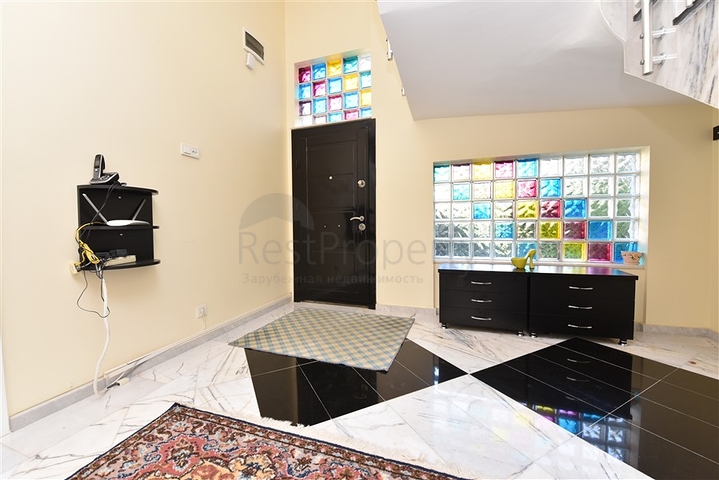 Вилла планировкой 6+1 с отдельной кухней в районе Кестель