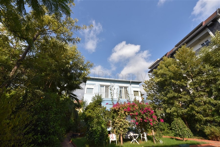 Вилла планировкой 6+1 с отдельной кухней в районе Кестель