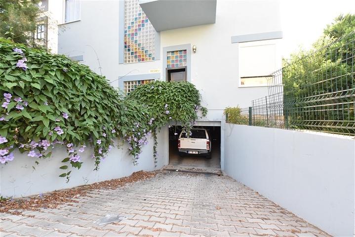 Вилла планировкой 6+1 с отдельной кухней в районе Кестель