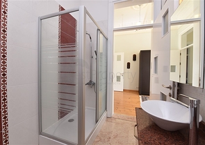 Вилла планировкой 6+1 с отдельной кухней в районе Кестель