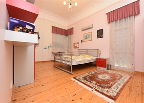 Вилла планировкой 6+1 с отдельной кухней в районе Кестель