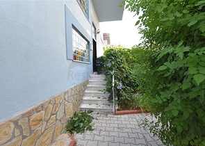 Вилла планировкой 6+1 с отдельной кухней в районе Кестель