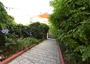 Вилла планировкой 6+1 с отдельной кухней в районе Кестель