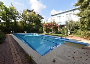 Вилла планировкой 6+1 с отдельной кухней в районе Кестель