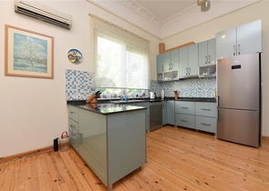 Вилла планировкой 6+1 с отдельной кухней в районе Кестель