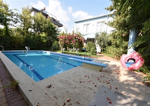 Вилла планировкой 6+1 с отдельной кухней в районе Кестель