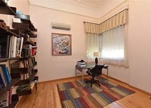 Вилла планировкой 6+1 с отдельной кухней в районе Кестель