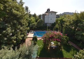 Вилла планировкой 6+1 с отдельной кухней в районе Кестель