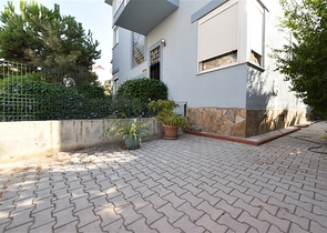 Вилла планировкой 6+1 с отдельной кухней в районе Кестель