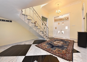 Вилла планировкой 6+1 с отдельной кухней в районе Кестель