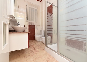 Вилла планировкой 6+1 с отдельной кухней в районе Кестель