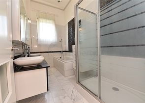 Вилла планировкой 6+1 с отдельной кухней в районе Кестель