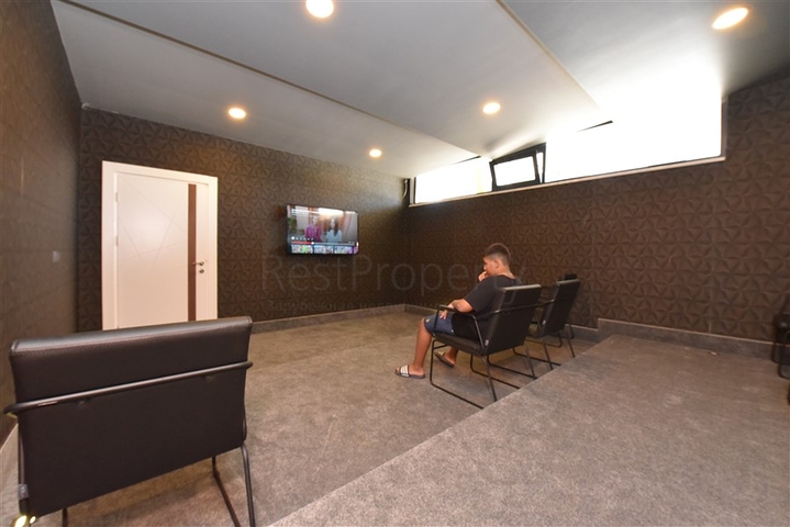 Трехкомнатную меблированную квартиру в районе Каргыджак