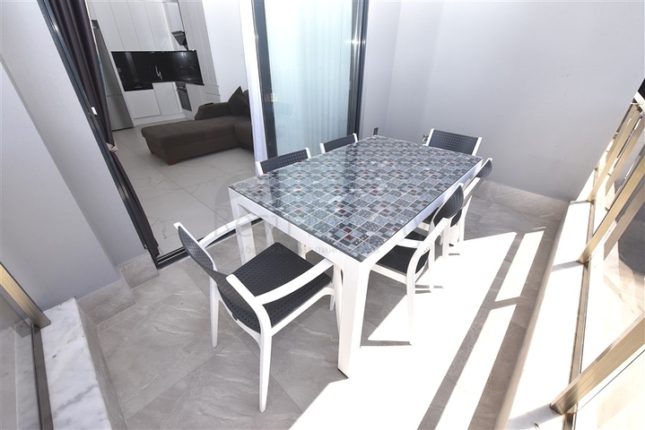 Трехкомнатную меблированную квартиру в районе Каргыджак