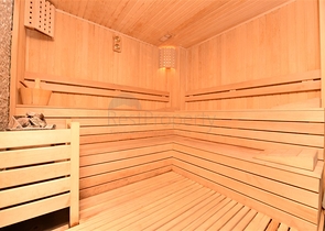 Трехкомнатную меблированную квартиру в районе Каргыджак