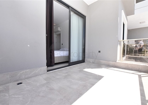 Трехкомнатную меблированную квартиру в районе Каргыджак