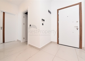 Трехкомнатную меблированную квартиру в районе Каргыджак