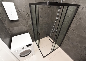 Трехкомнатную меблированную квартиру в районе Каргыджак