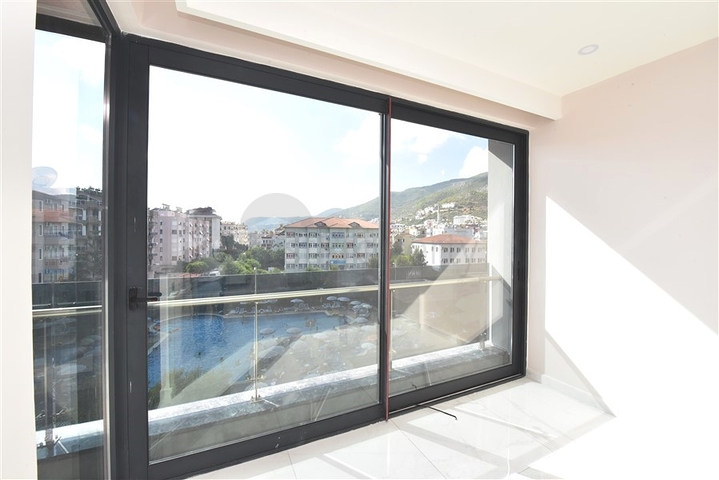 Квартира 1+1 в новом комплексе в центре Алании