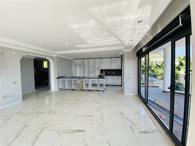 Элитная вилла под гражданство в центре Алании