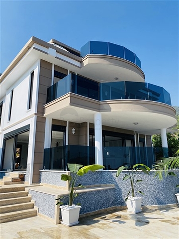 Элитная вилла под гражданство в центре Алании