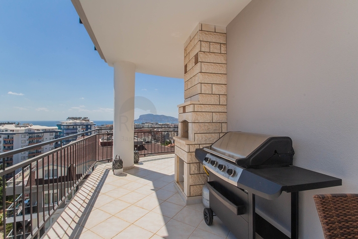 Светлая трехкомнатная квартира в районе Тосмур