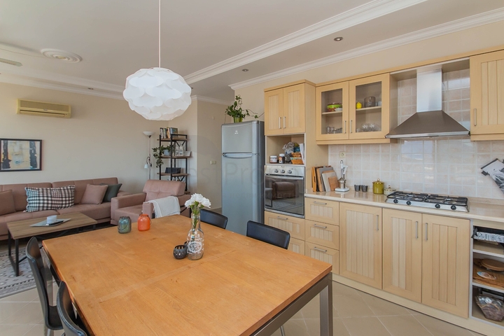 Светлая трехкомнатная квартира в районе Тосмур