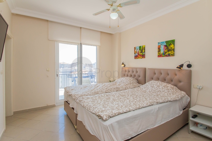 Светлая трехкомнатная квартира в районе Тосмур