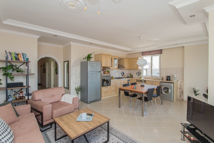 Светлая трехкомнатная квартира в районе Тосмур