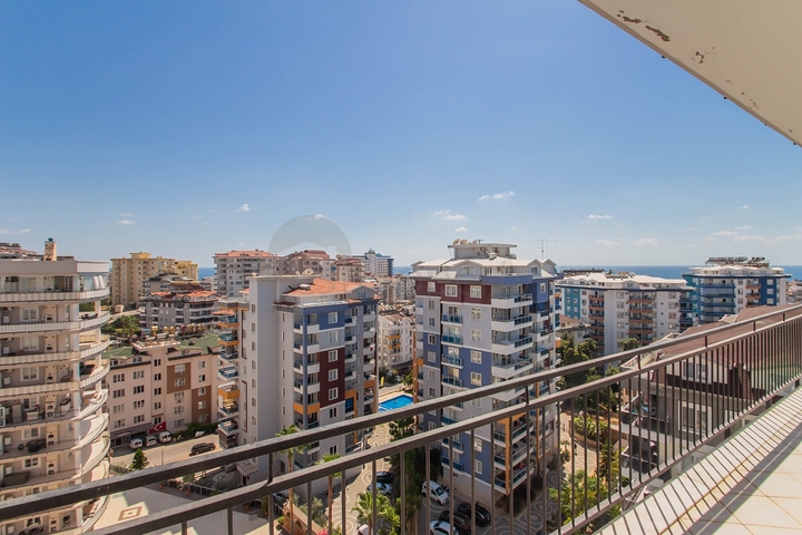 Светлая трехкомнатная квартира в районе Тосмур