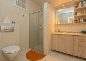 Светлая трехкомнатная квартира в районе Тосмур