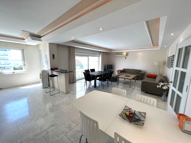 Квартира 3+1 на первой линии с видом на море