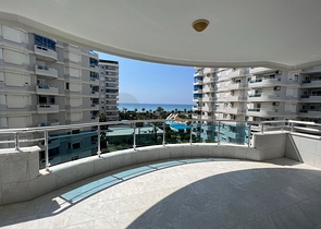 Квартира 3+1 на первой линии с видом на море