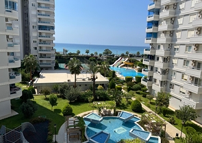 Квартира 3+1 на первой линии с видом на море