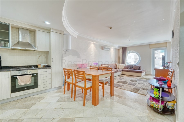 Трехкомнатная квартира с мебелью в районе Махмутлар