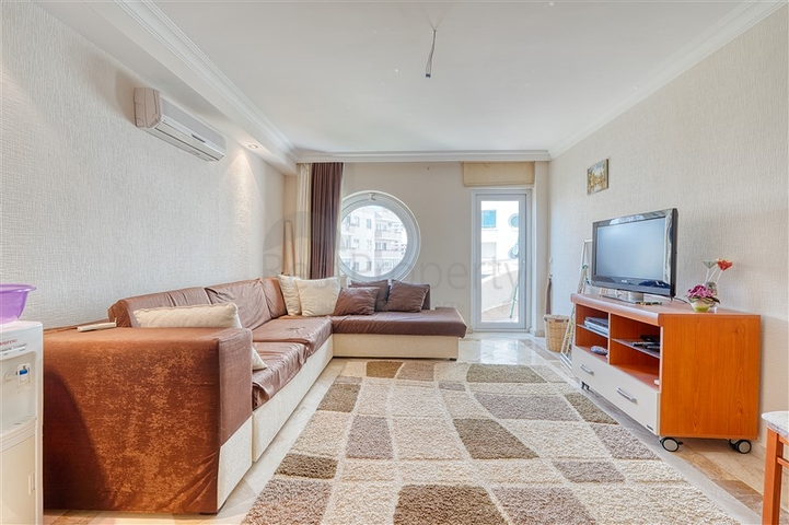 Трехкомнатная квартира с мебелью в районе Махмутлар