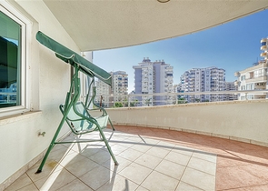 Трехкомнатная квартира с мебелью в районе Махмутлар