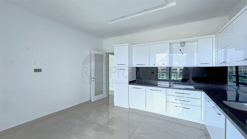 Квартира планировки 3+1 в районе Оба