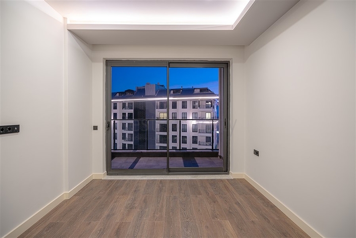 Квартира 3+1  в новом комплексе в районе пляжа Клеопатра